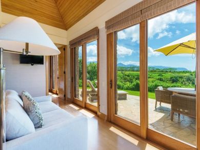 One Bedroom Secluded Hideaway Mere 150 Yard to the Beach